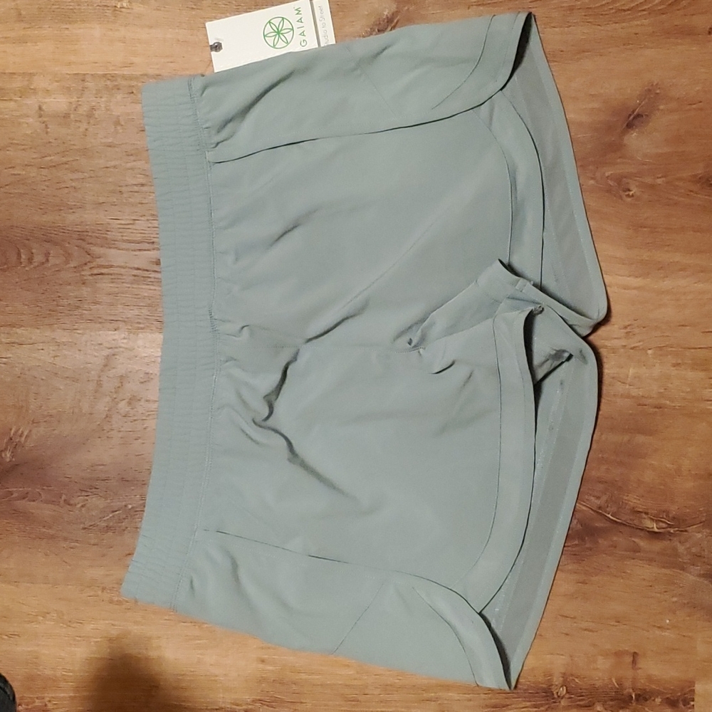 NWT Mesh Detail Gaiam Running Yoga Short